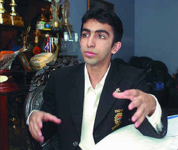 Headshot Photo of pool playerPankaj Advani #1