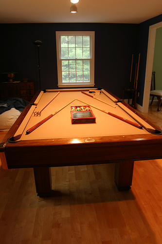 Contrast Tan Pool Table Cloth