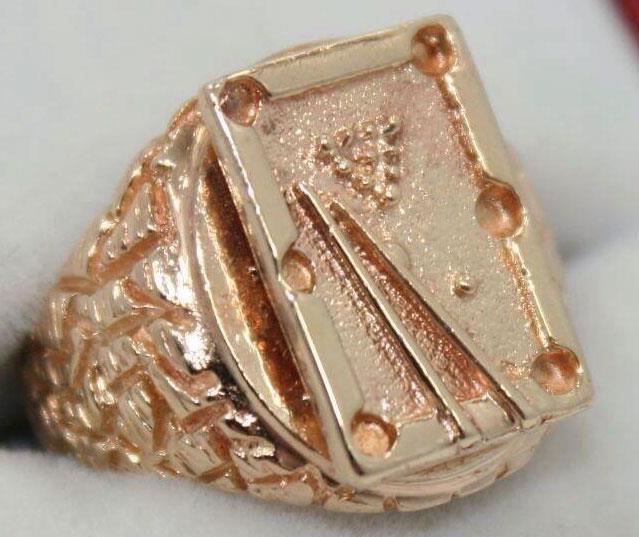 Pool Table Ring With Diamonds