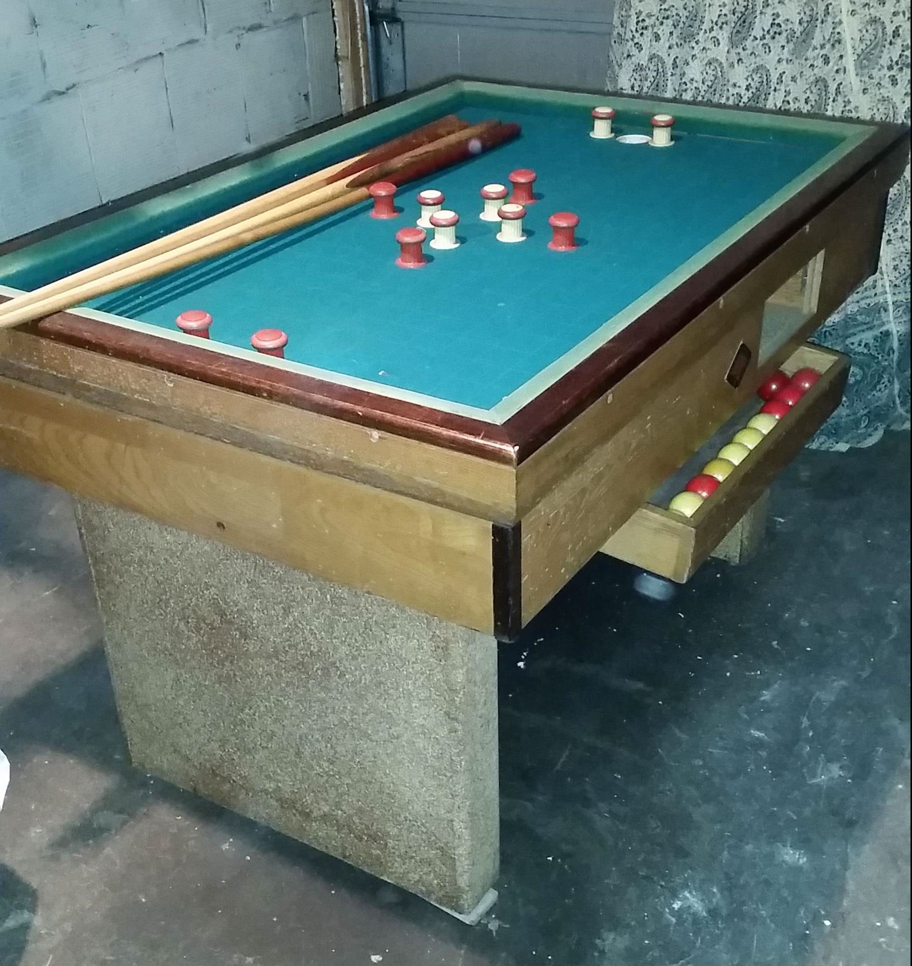 ESCO Exhibit Supply Co Bumper Pool Table