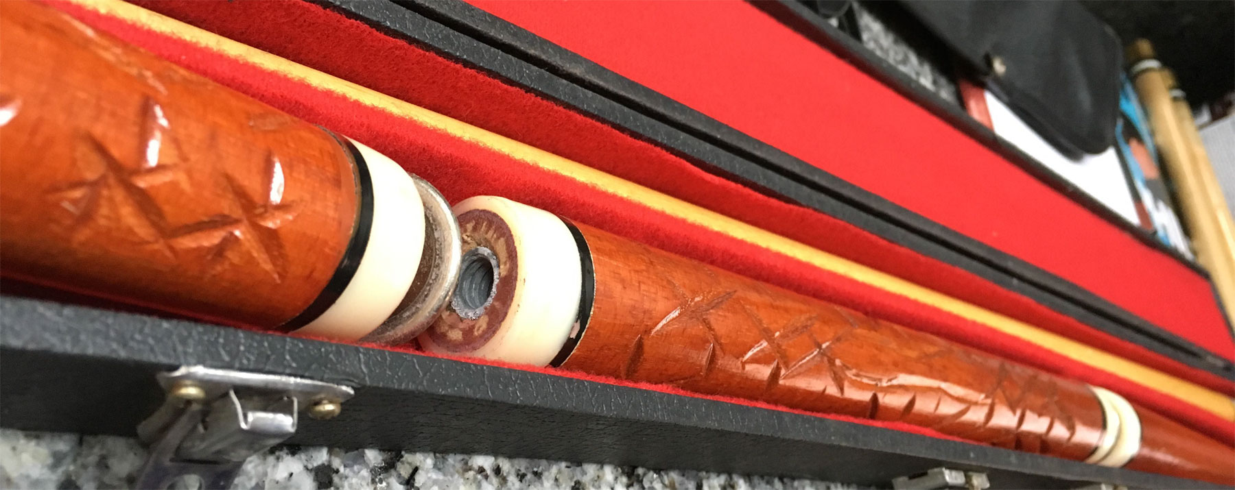 4Piece Pool Cue with Carved Handle