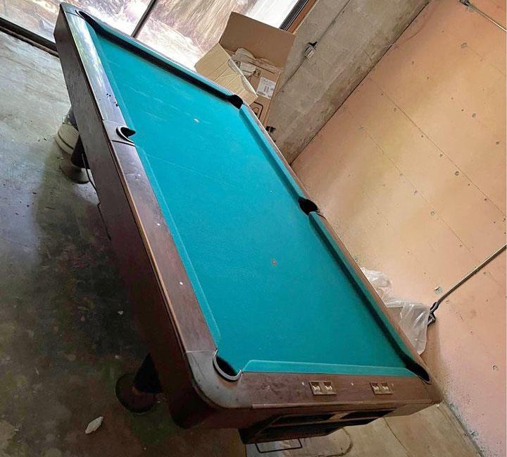 gold-crown-pool-table-for-sale-1.jpg