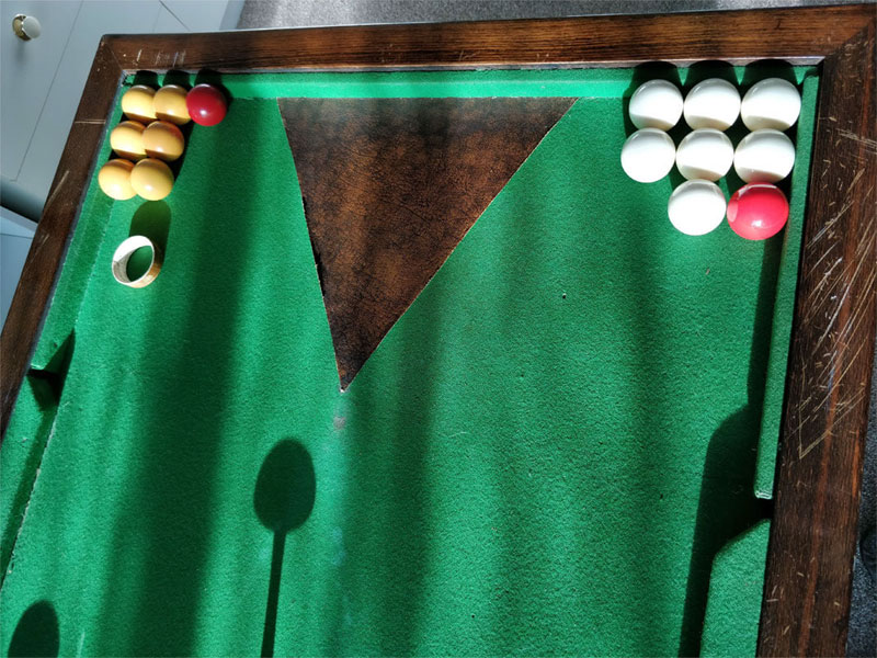 unknown-table-top-bar-billiard-table-baulk-end-with-both-ball-sets.jpg